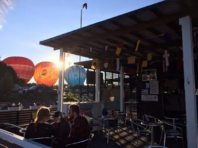 Satama Bar & Bistro, Jollas